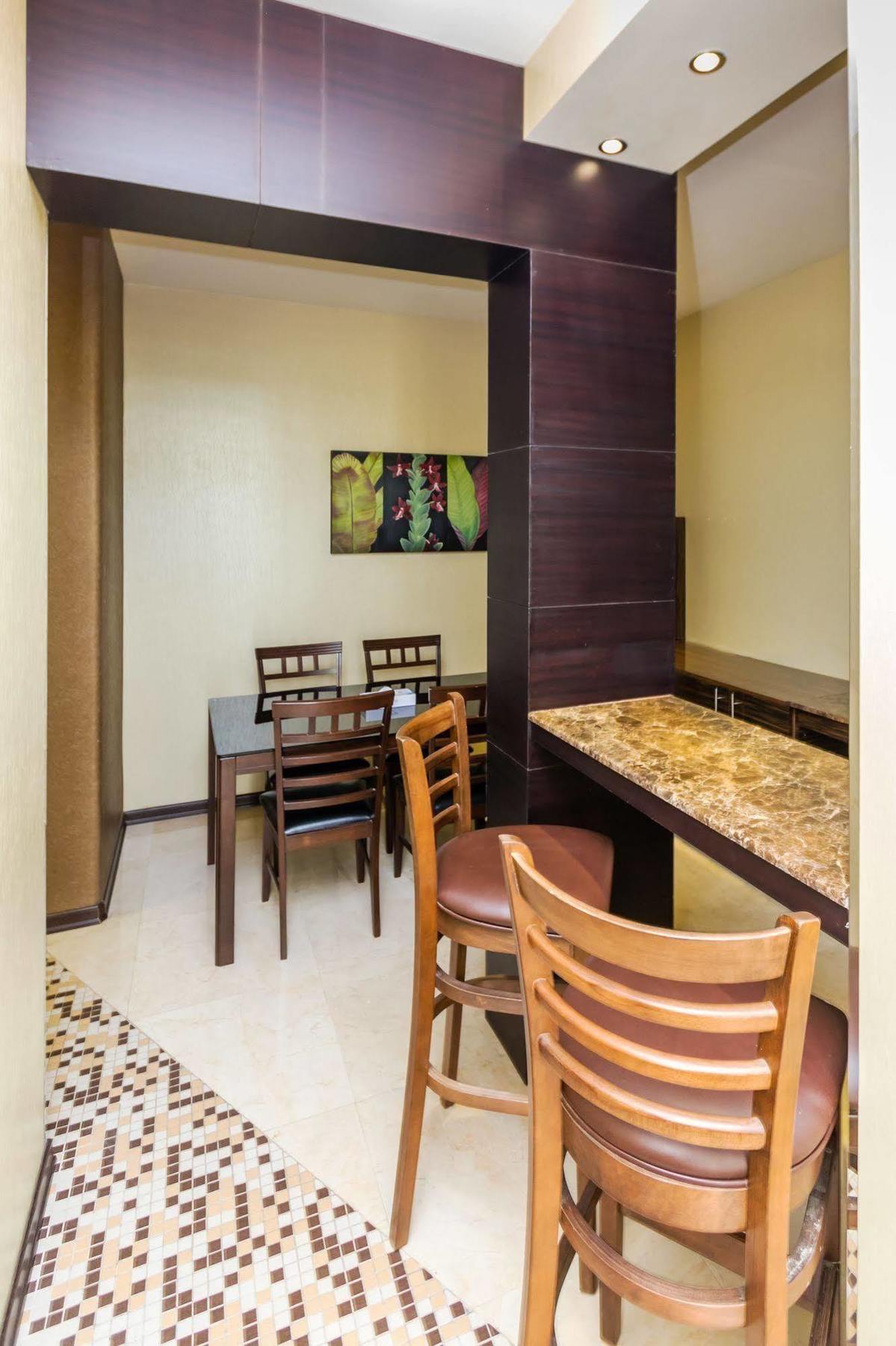 Nehal Hotel Абу-Даби Экстерьер фото